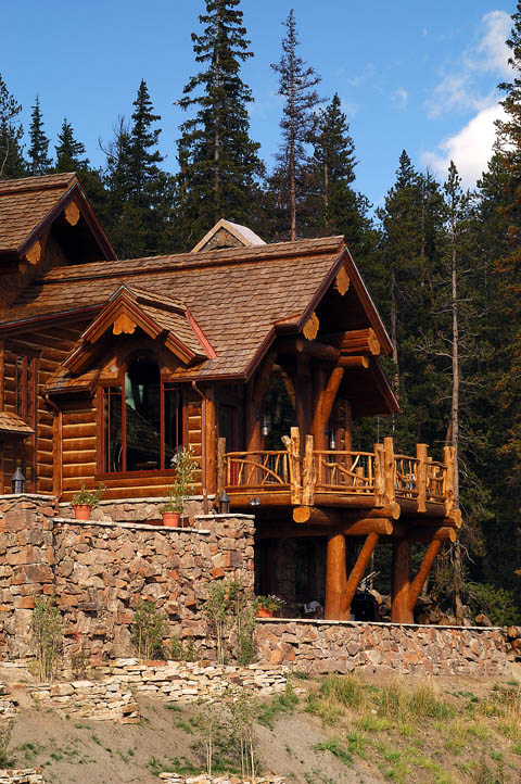 Log home entrance