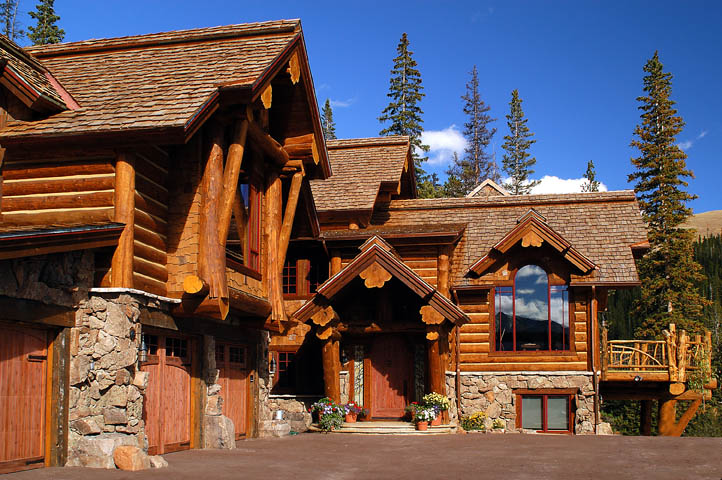 Log home back view